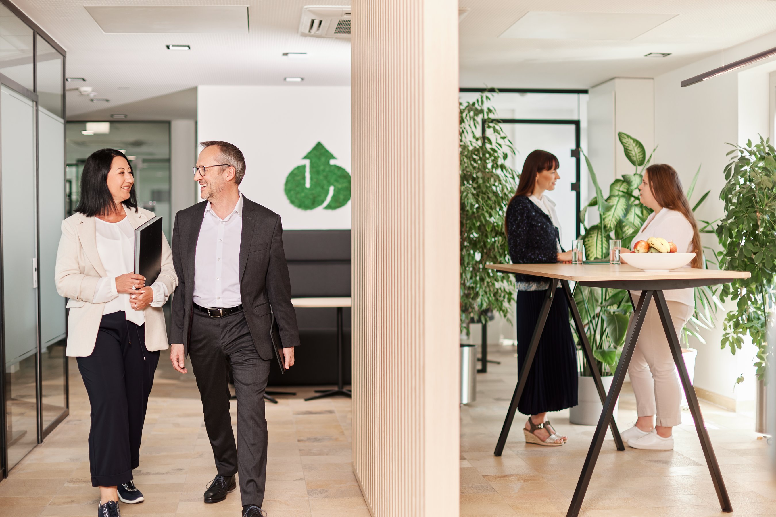 Employees at work at Hödlmayr