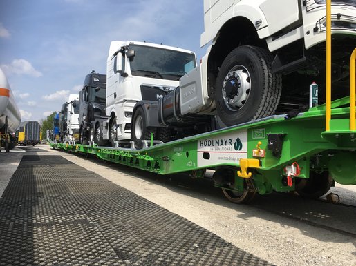 Laados Train at Hödlmayr Compound