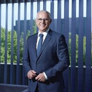 Portrait Photo of COO Andreas Sundl