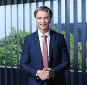 Portrait Photo of CFO Robert Horvath