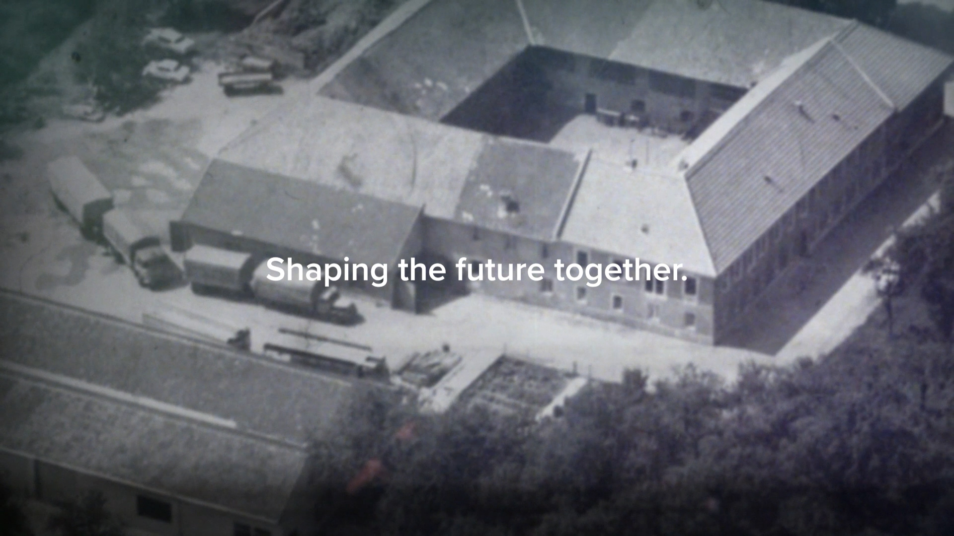 Historic photo of the Hödlmayr International GmbH headquarters building